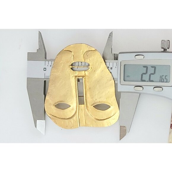 Maxine Denker Matte Gold Tone Tribal Face Mask Brooch, Unsigned - Picture 7 of 8